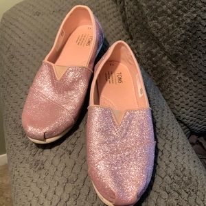 Pink sparkly kids Toms. In great condition.